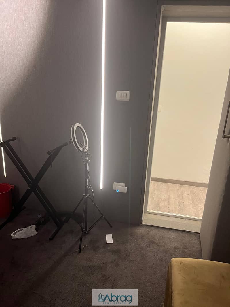 4 6eb7f6e4-1d15-4661-bef0-ef794dcd9da6. jpg