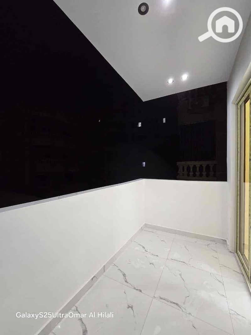 5 c9cb301c-ae72-4d4d-b045-fb87ab6bc0c6. jpg