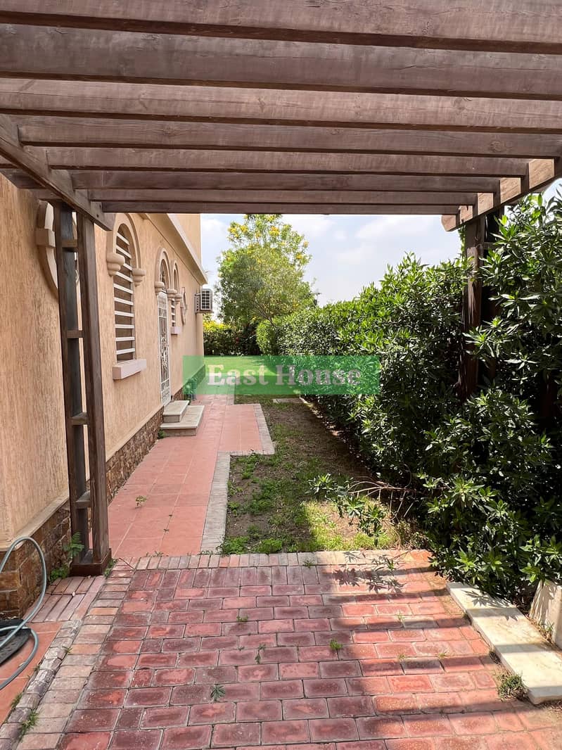 8 a4edf126-2802-4b13-9057-77445da67a49. jpg