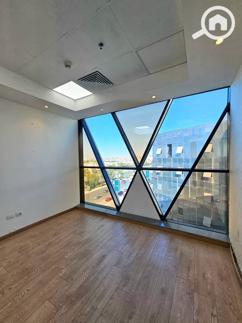 4 27dd8a50-cb30-4514-9b24-9d523ee1f681. jpeg