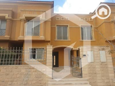 تاون هاوس 4 غرف نوم للبيع في الشيخ زايد، الجيزة - Royal Meadows 1. jpg