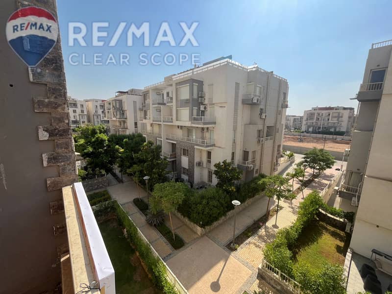 12 06628200-fb97-4871-a0c1-5785218dd8a4. jpg