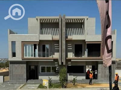4 Bedroom Flat for Sale in Sheikh Zayed, Giza - 208d1236-4dac-4f13-9b88-bb4eace4c794. jpg
