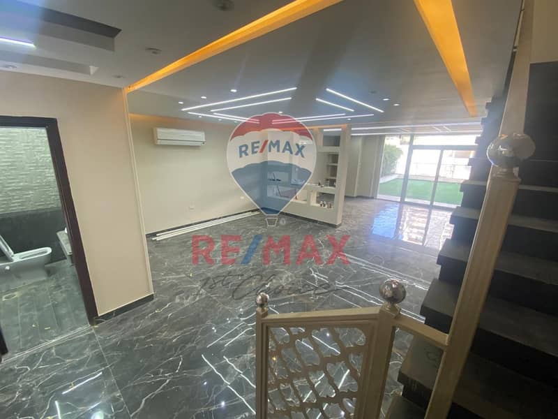 22 b905dd01-146b-4a4e-aa93-1e8803e73b2d. jpg