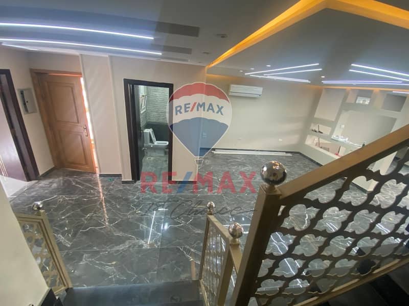 30 7e6acb6d-6b2c-4725-a047-e88affcd3460. jpg