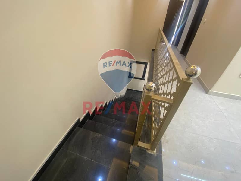 37 f2ce4ea6-2844-4d59-bbf9-352b67ae5cc5. jpg