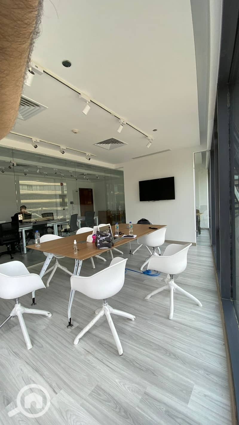 3 c4d857ae-cf2f-404a-94bb-b65854b13fc4. jpeg