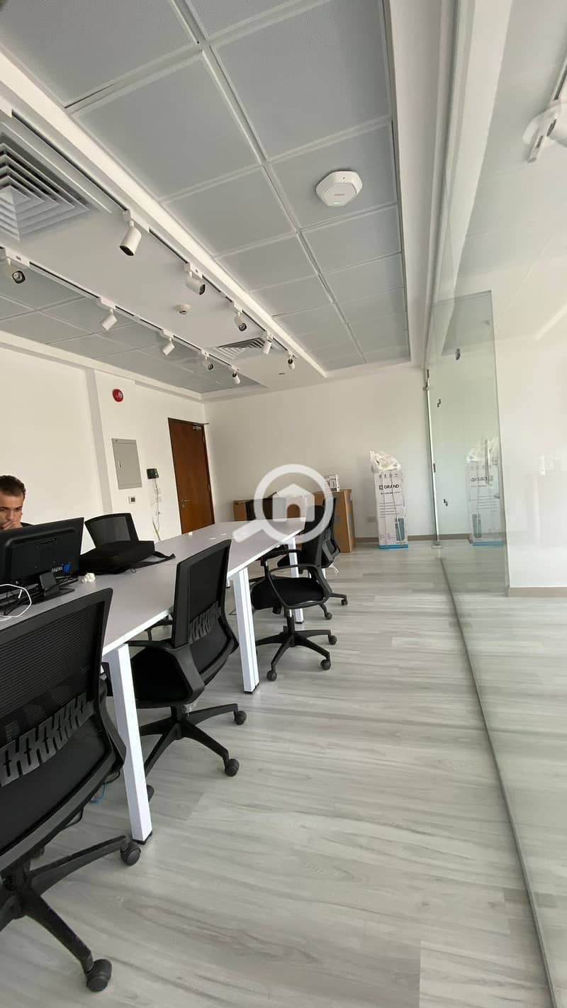 5 5395a3fd-ff3c-4f40-a766-ae18e3fbba23. jpeg