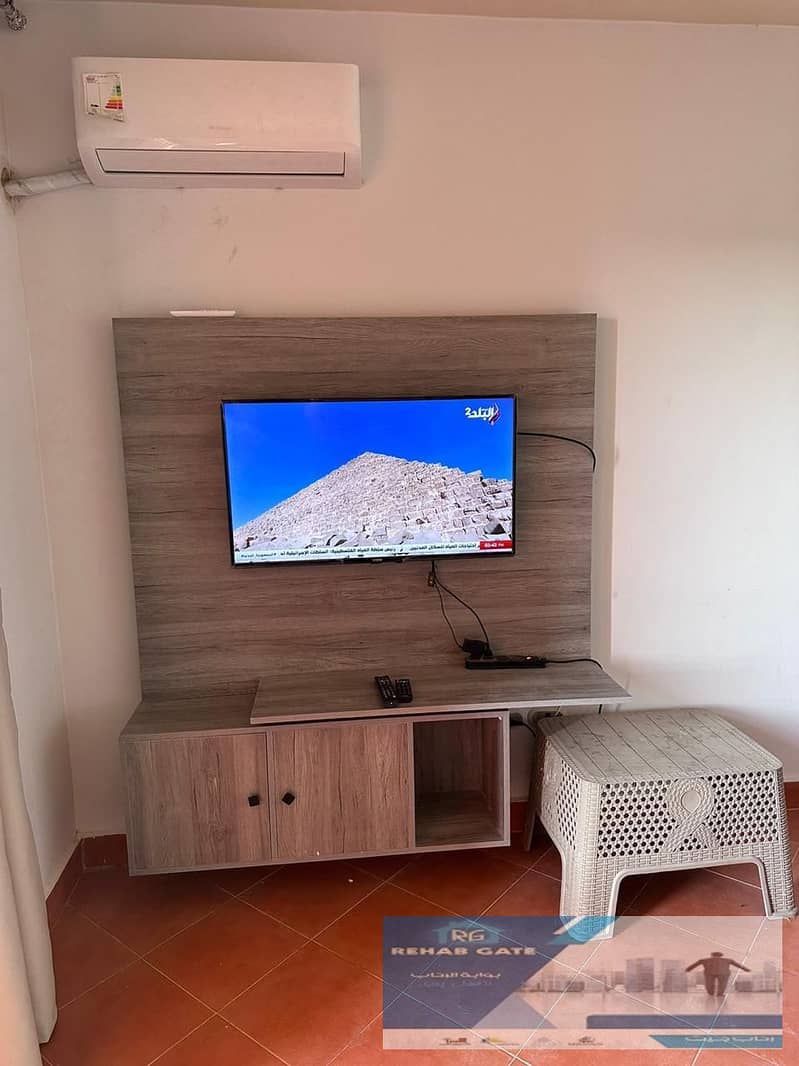 12 c9537bf6-431b-4c97-8e37-cc221725aa04. jpg