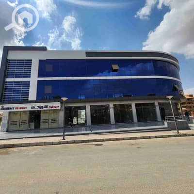 مجمع تجاري  للبيع في الشيخ زايد، الجيزة - IMG-20251001-WA0103. jpg