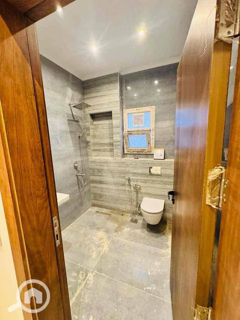 3 549f8e99-80c7-4b74-b080-98ed8f2a6134. jpg