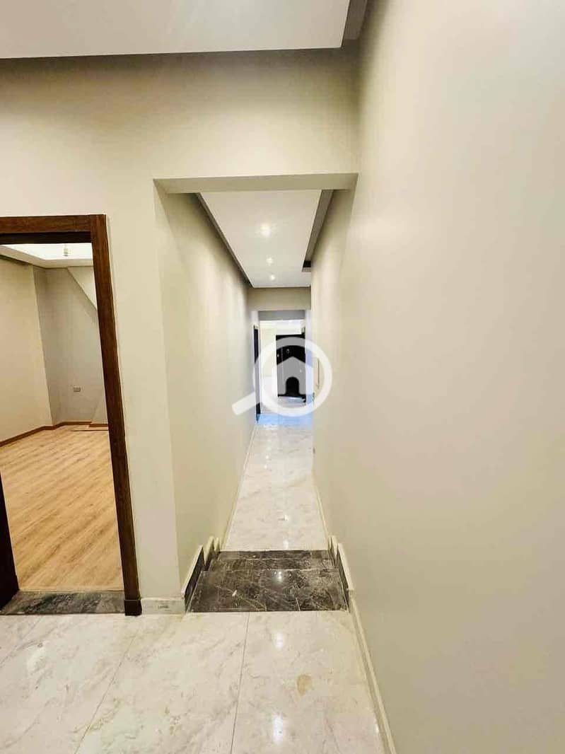 4 129d1967-709e-487b-95a7-90d13b4ae04f. jpg