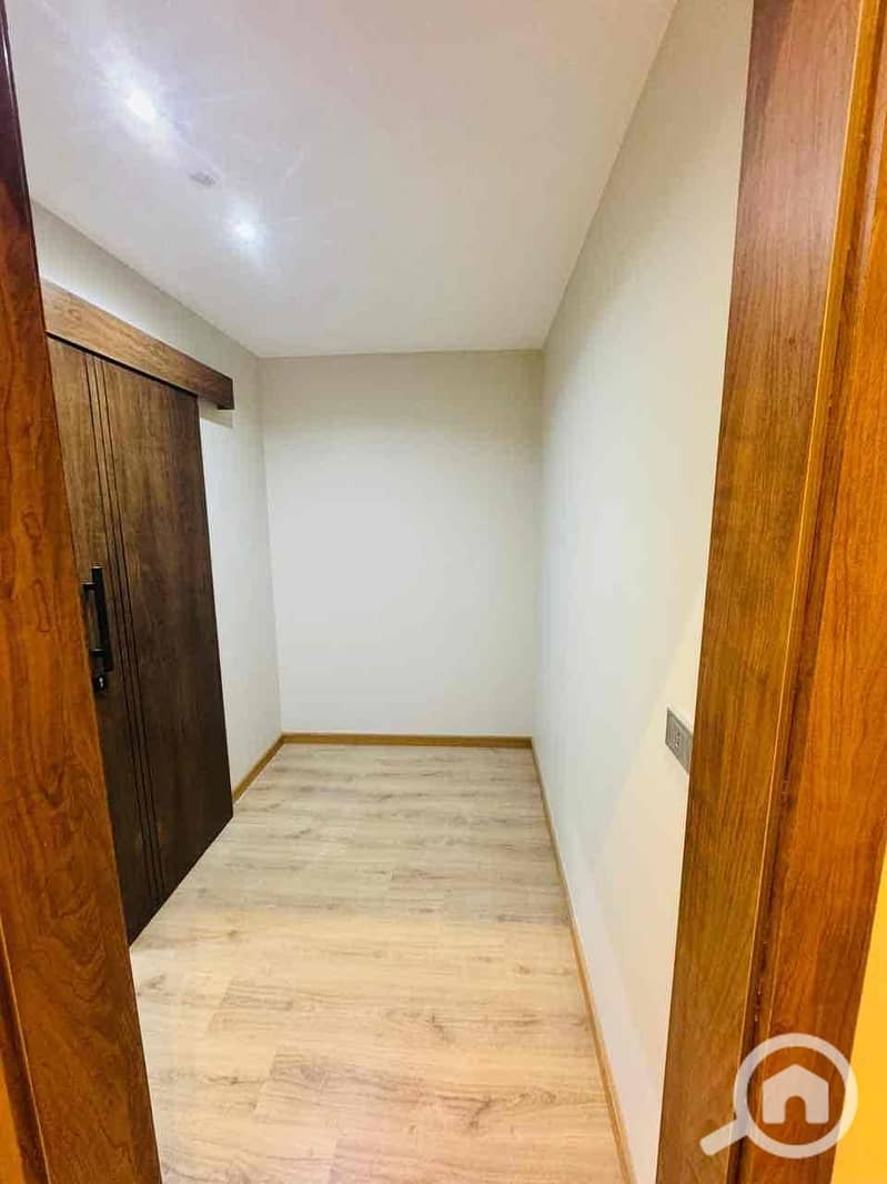 6 0a60abea-df24-4bec-bd67-a570c035be8a. jpg