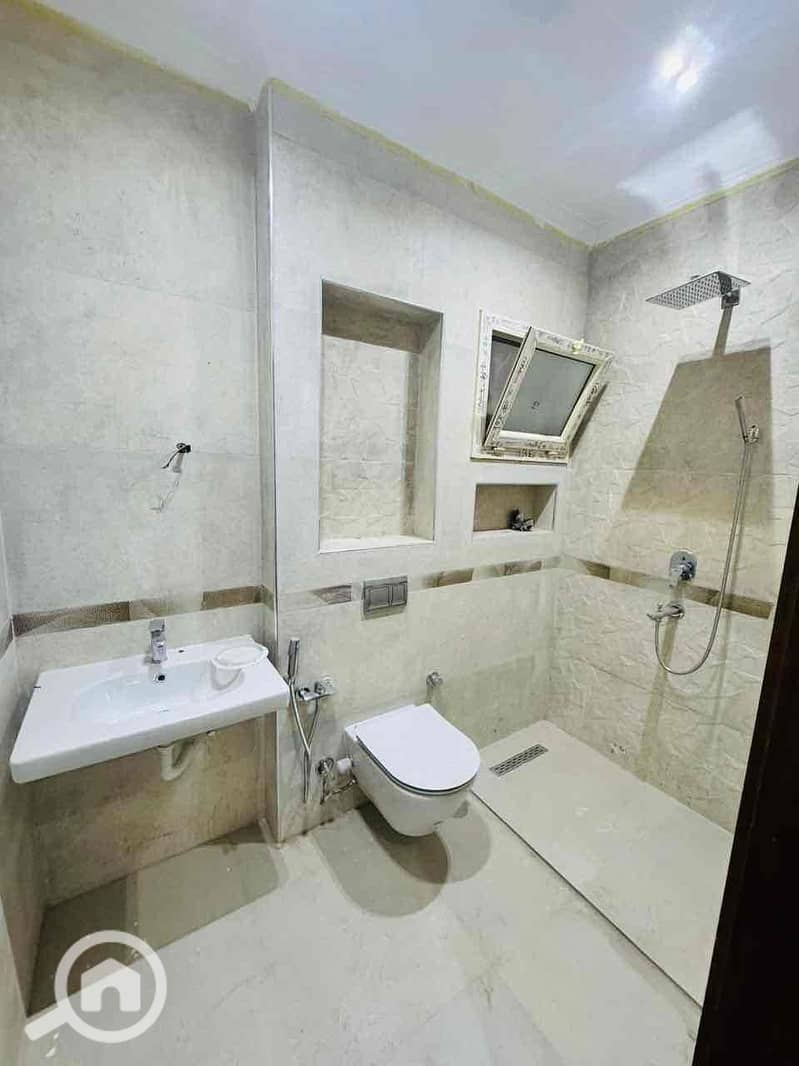 10 e313dbdb-a591-4e82-b493-973d4716cb57. jpg