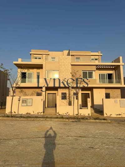4 Bedroom Townhouse for Sale in 6th of October, Giza - 67e06a3b-5a45-4392-bf9c-5e6c662af134. jpg