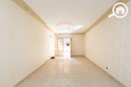 شقة 3 غرف نوم للبيع في سموحة، الإسكندرية - 1. png