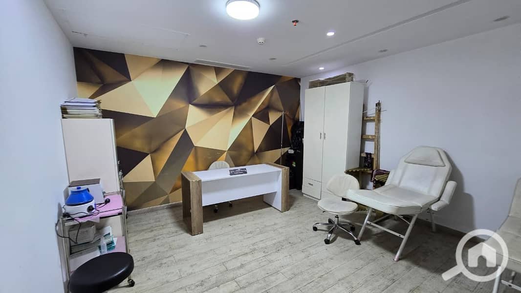 4 37d9e792-c20a-4128-a72a-3defe876f047. jpeg