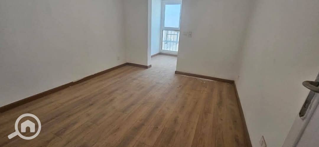 5 c7f76208-b934-4346-a8fc-a1a30b2a79b8. jpeg