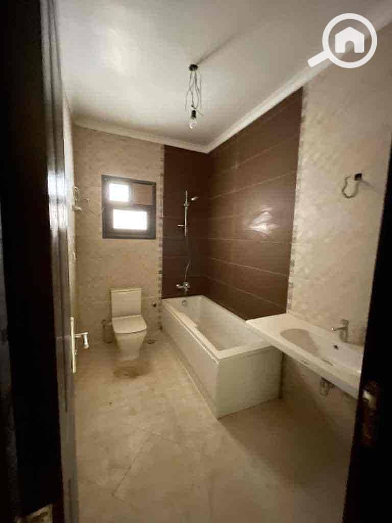 4 c4a9683e-5f02-4f3a-95d2-9dc4433f178b. jpg