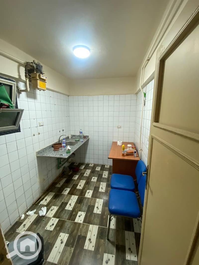 4 e87507be-d415-4dbc-bd28-11a762e09557. jpeg