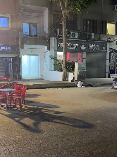 محلات تجارية  للبيع في إمبابة، الجيزة - محل تجارى لوكيشن مميز امام مستشفى الوراق المركزى بميدان القوميه