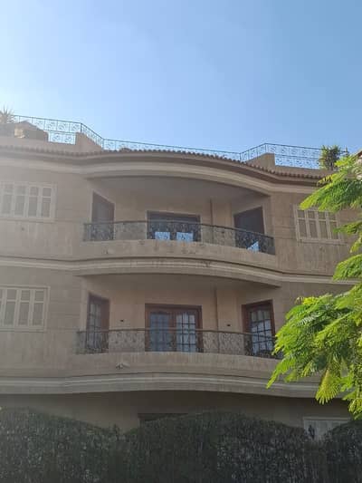فیلا 3 غرف نوم للبيع في 6 أكتوبر، الجيزة - Villa for Sale in Prime Location Facing Mall of Arabia