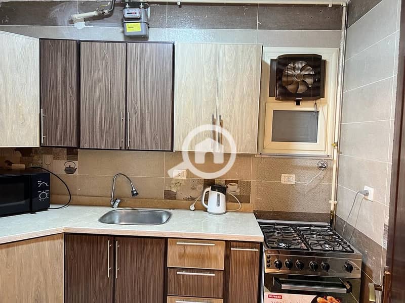 12 810d7fb2-a25e-4eb0-a632-f4877a09802d. jpeg