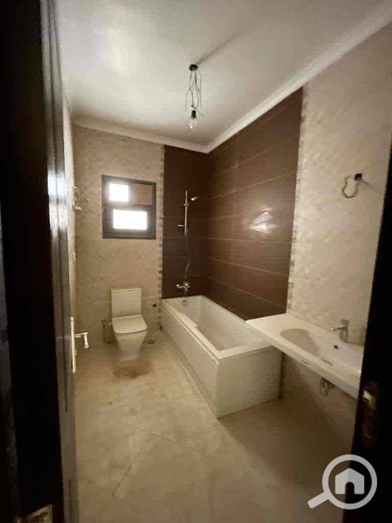 4 c4a9683e-5f02-4f3a-95d2-9dc4433f178b. jpg