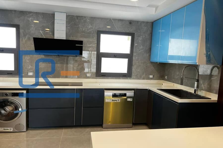 4 05f0ce2d-4566-41b0-a9e5-b5396aa154c9. jpg