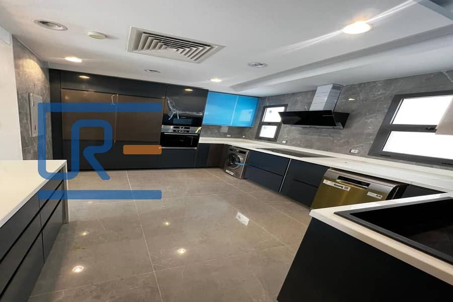 10 85f32a4c-e4b6-404b-b015-93577c855ad2. jpg