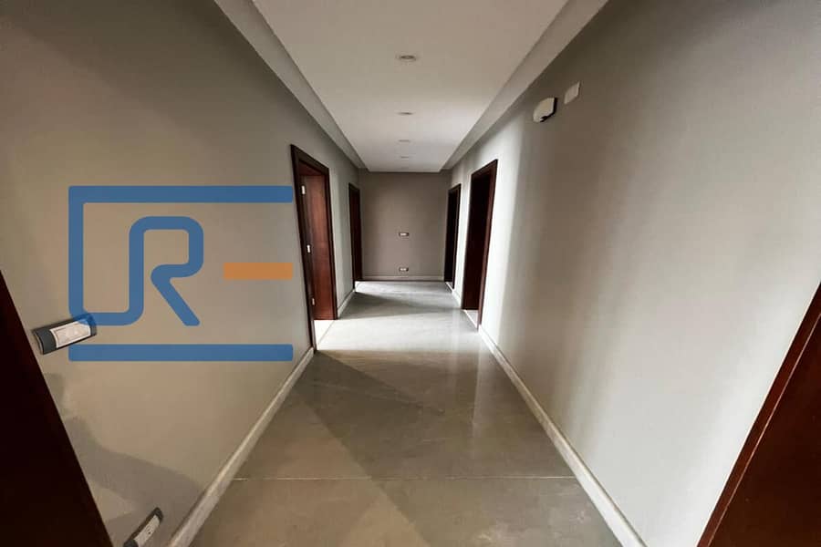 16 939447b0-4a9d-47da-bbfc-100a867b7345. jpg