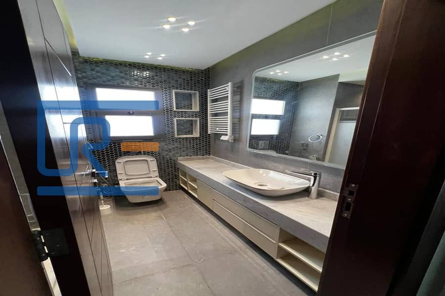 18 ee15f82c-df82-43b7-983d-3253d7282816. jpg