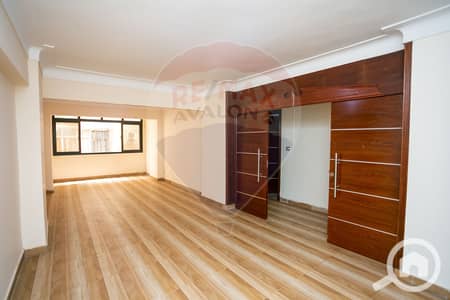 فلیٹ 3 غرف نوم للبيع في ميامي، الإسكندرية - 1. jpg
