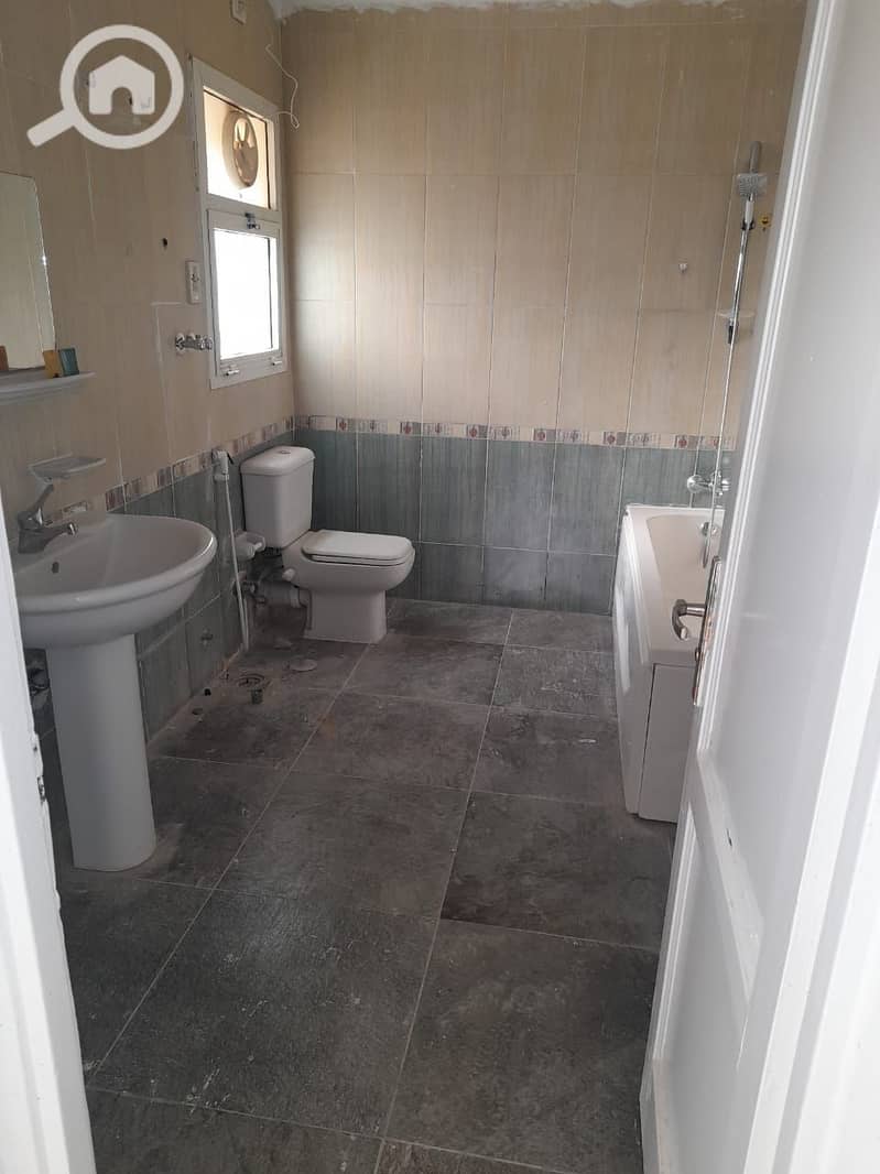 9 6403eff4-4a7e-4c67-b60c-88d622702b85. jpg