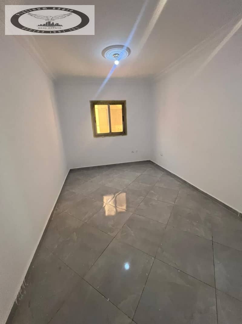 4 308eae80-065b-4b2d-8c92-dc3300cf1c8b. jpg