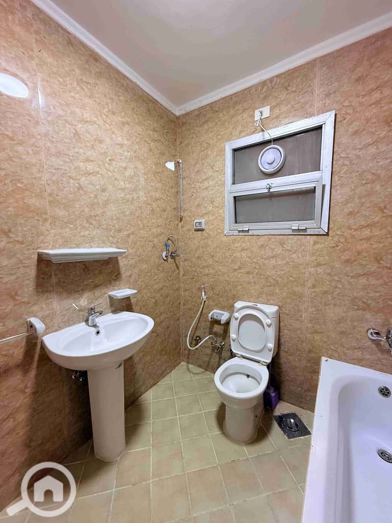7 1000593406. jpg