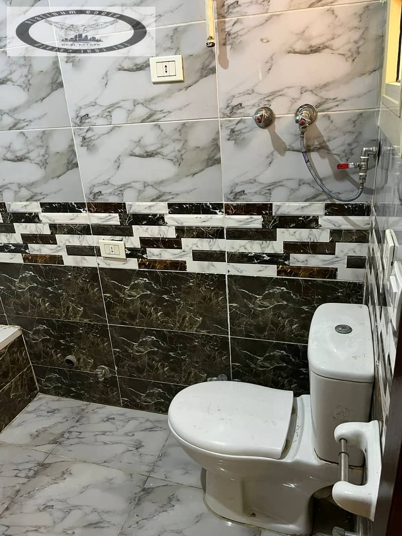 15 c9c9a7a9-037b-414d-b4b8-1d608fb1a8bc. jpg