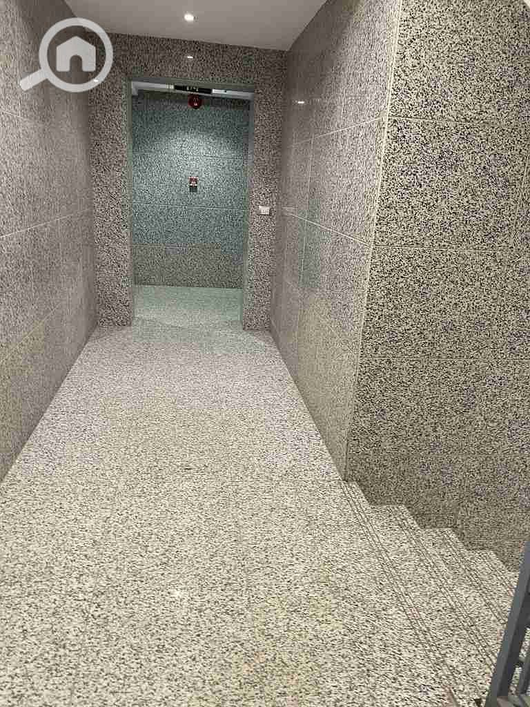 5 1000472229. jpg