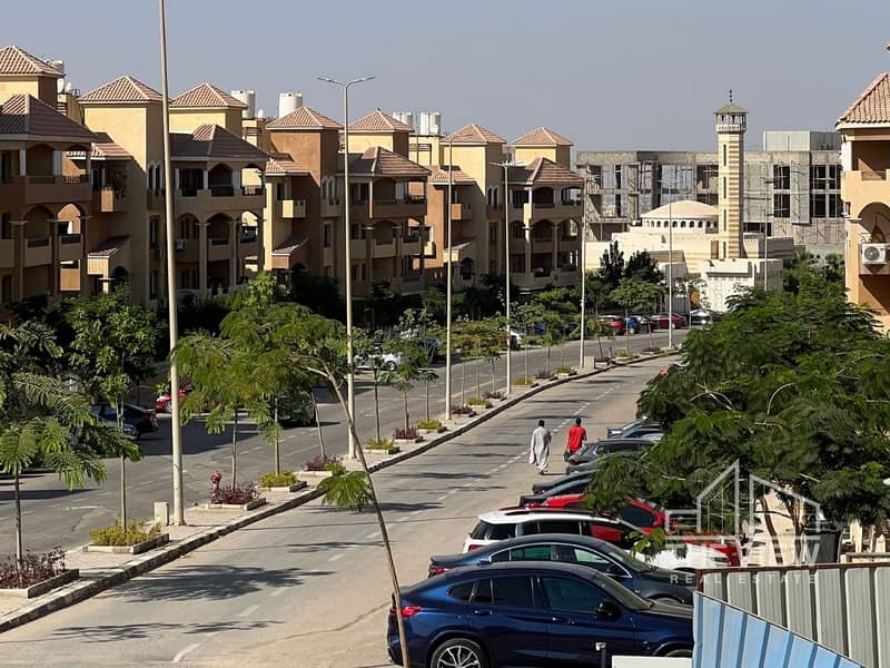 4 WhatsApp Image 2025-09-22 at 09.41. 37_12587052. jpg