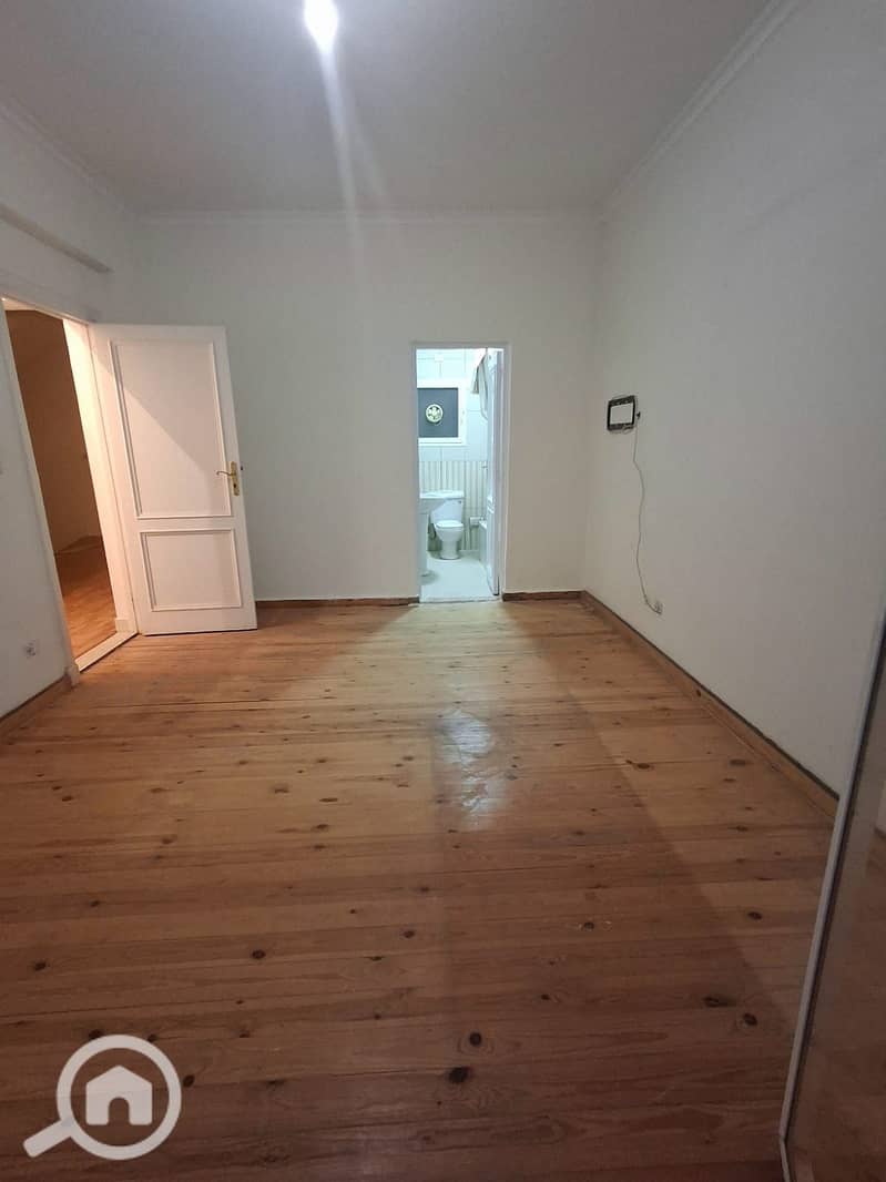 3 e86fcc3f-c7f4-4bda-8565-ae4caa2f4927. jpeg