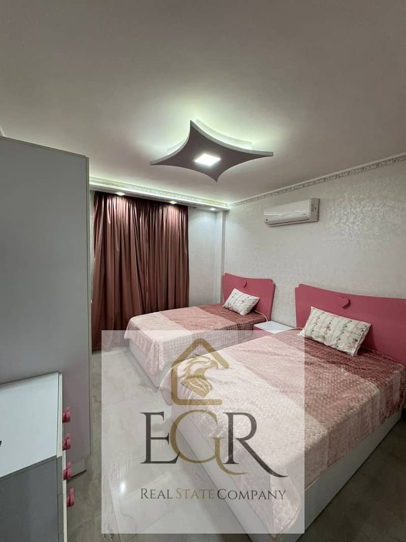 15 d943987b-a3d2-448f-b2fe-7bc98c619bf9. jpeg