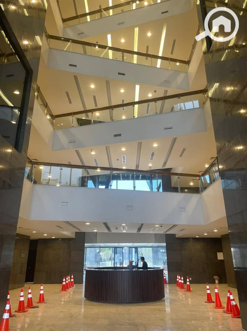 4 0ae70c9f-0faf-4111-8a39-cc70d4347b62. jpg