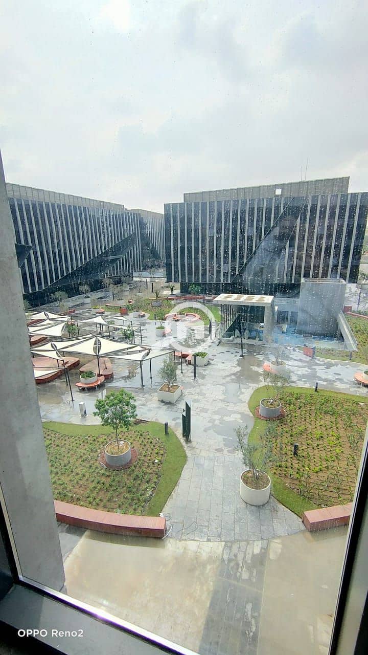 8 95fcff24-e4bd-4d79-9323-09d75493d9a0. jpg