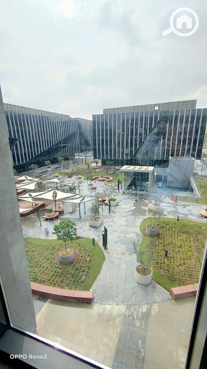 9 95fcff24-e4bd-4d79-9323-09d75493d9a0. jpg