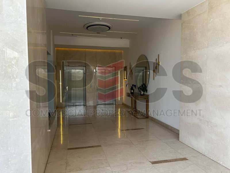 5 photo_5931636555364025457_y. jpg