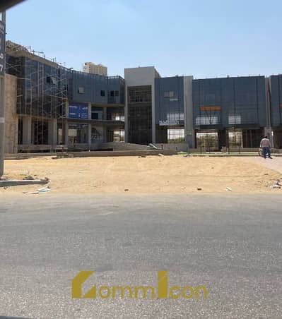 مکتب  للايجار في القاهرة الجديدة، القاهرة - مكتب للإيجار في مول Side Walk – التسعين الجنوبي Office For Rent