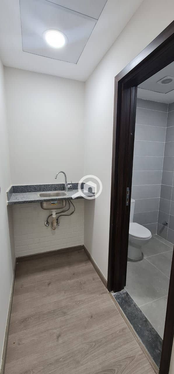 8 maktab trivv 10. jpg