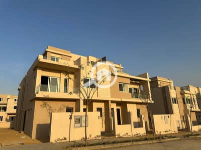 تاون هاوس 3 غرف نوم للبيع في 6 أكتوبر، الجيزة - 40ee0f54-84e1-4afb-90af-278ce471c97d. jpg