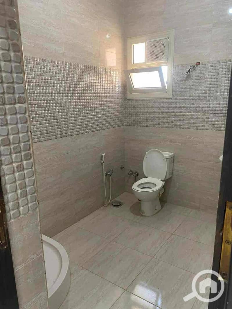 3 WhatsApp Image 2025-10-04 at 1.12. 17 AM. jpeg