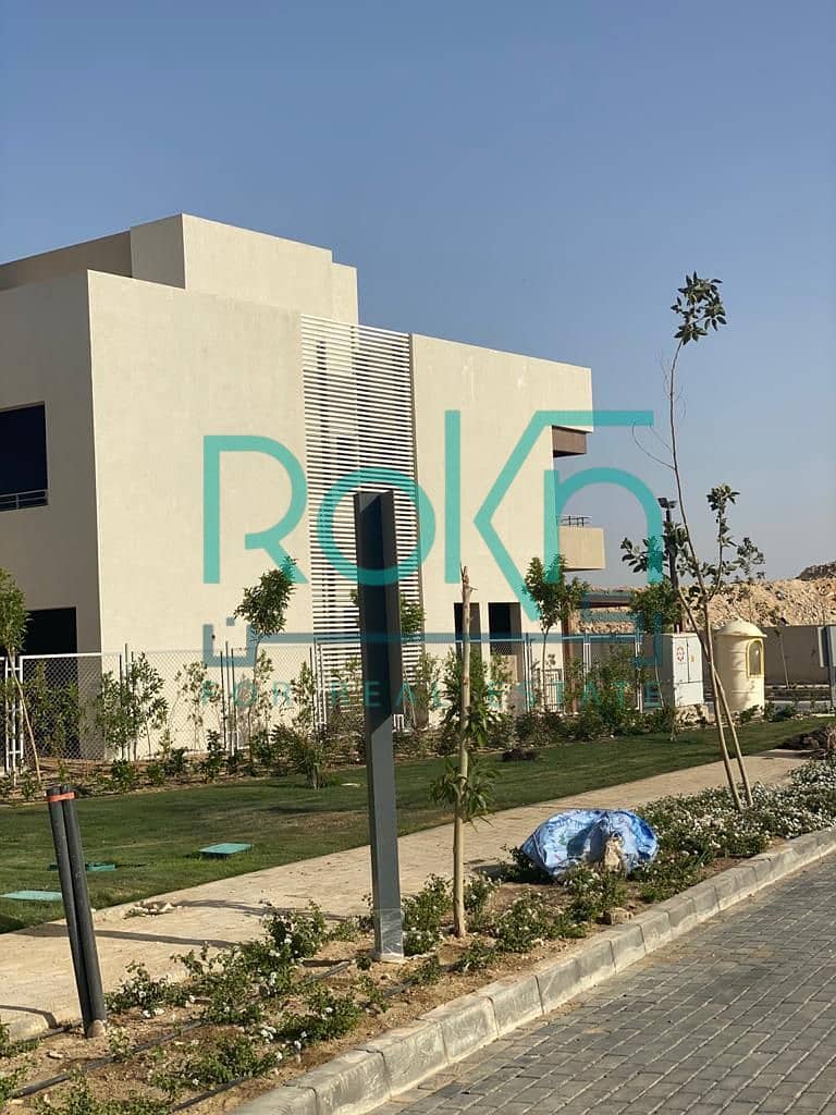 2 WhatsApp Image 2025-10-05 at 2.04. 27 PM. jpeg